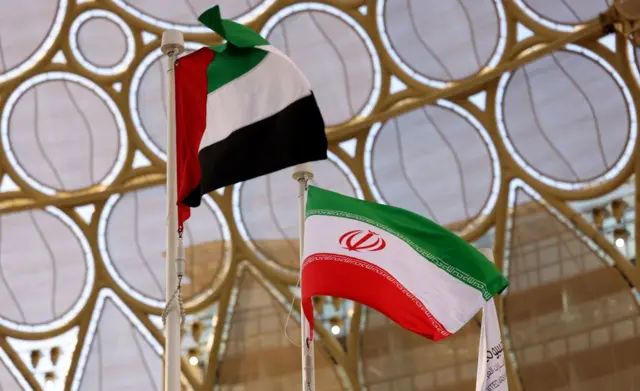 علما إيران والإمارات.