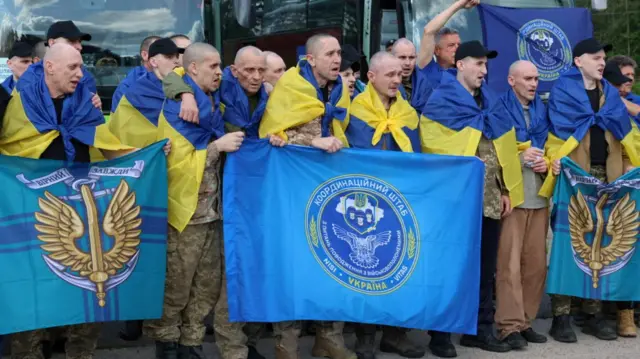 Украинские военнопленные после возвращения из плена