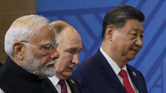 पीएम मोदी, चीन के राष्ट्रपति शी जिनपिंग और रूस के राष्ट्रपति व्लादिमीर पुतिन की ये तस्वीर पिछले साल अक्तूबर की है