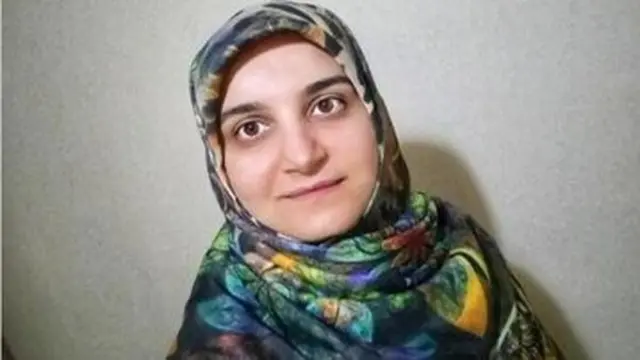 مهدیه اسفندیاری