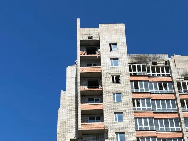 Здание, пострадавшее в результате российского удара