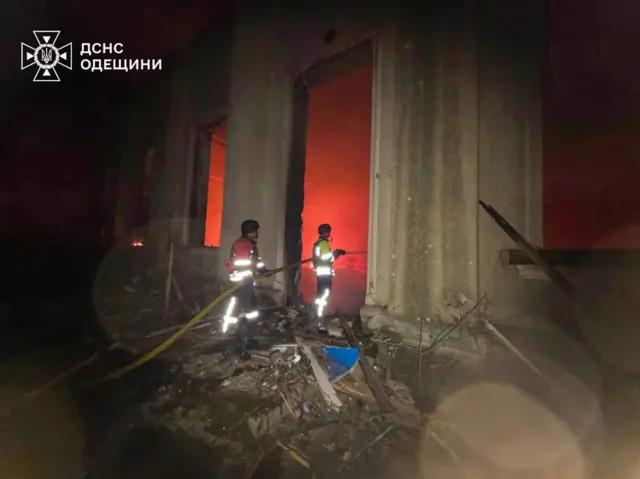 В результате атаки дронов начались пожары