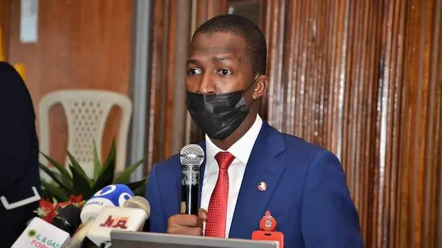 Cheta na Abdulrasheed Bawa rụrụ ọrụ dịka onyeisioche ụlọọrụ EFCC site n'afọ 2021 ruo 2023 oge Muhammadu Buhari bụ onyeisiala Naịjirịa.