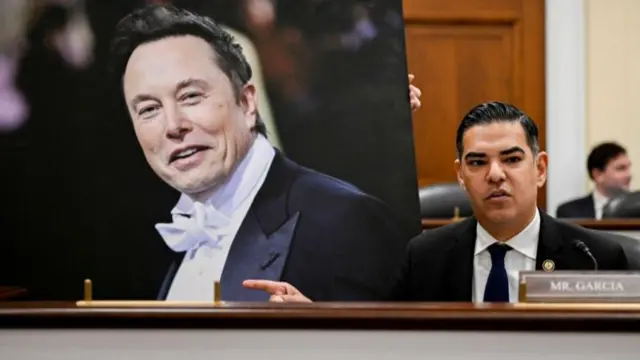 Waldhabdeen Tiraampii fi Maaski jidduu cimuun jecha walitti dabachaa jiru