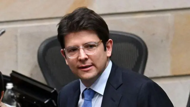 Migeel Uriibeen Pirezidantii Kolombiyaa ta'uf dorgomaa jiru