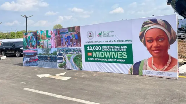 Nwunye Onyeisiala Naijiria bụ Oluremi Tinubu agaala Enugwu maka njem ụbọchị abụọ