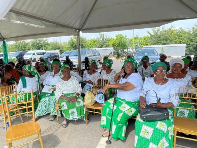 Nwunye Onyeisiala Naijiria bụ Oluremi Tinubu agaala Enugwu maka njem ụbọchị abụọ