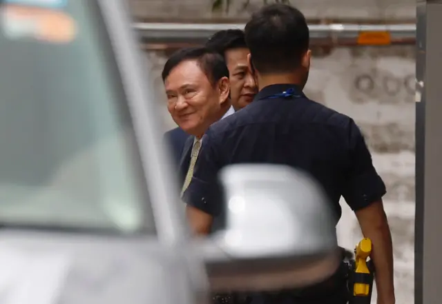 ထိုင်းနိုင်ငံ၊ ဘန်ကောက်မြို့က ရာဇဝတ်ခုံရုံးကနေ ဇူလိုင်လ ၁ ရက်မှာ ထွက်လာတဲ့ ထိုင်းဝန်ကြီးချုပ်ဟောင်း သက်ဆင် ရှင်နာဝပ်