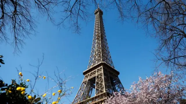 एफिल टावर