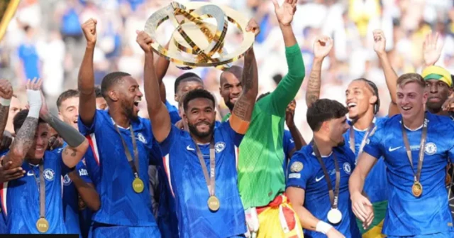 'Yan Chelsea na murna da kambin da suka ci na duniya