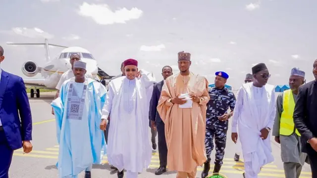 Mahamadou Issoufou tare da gwamnonin jihohin Katsina da na Sokoto a filin jirgi na Katsina