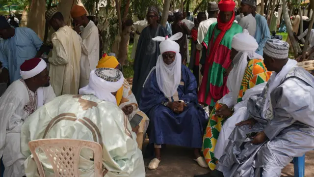 Tuni gawar ta bar filin jirgi na Umaru Musa Yar'aduwa da ke Katsina inda shugaban Najeriya da sauran manyan jami'an gwamnati suka tarbe ta.