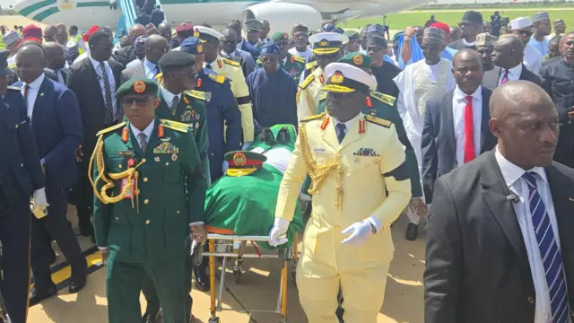 Oge a na-ebubatara ozu Muhammadu Buhari n'ọdụ ụgbọelu Katsina Steeti