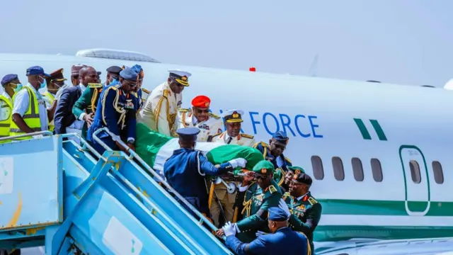 Military officials bring down Buhari bodi