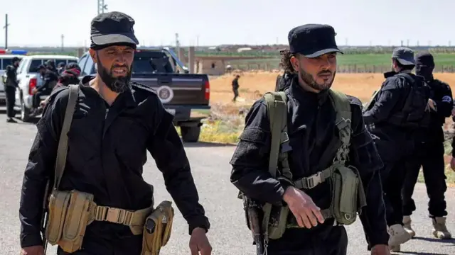 وزارة الداخلية السورية تقول إن قوات الأمن انتشرت لمحاولة استعادة الهدوء