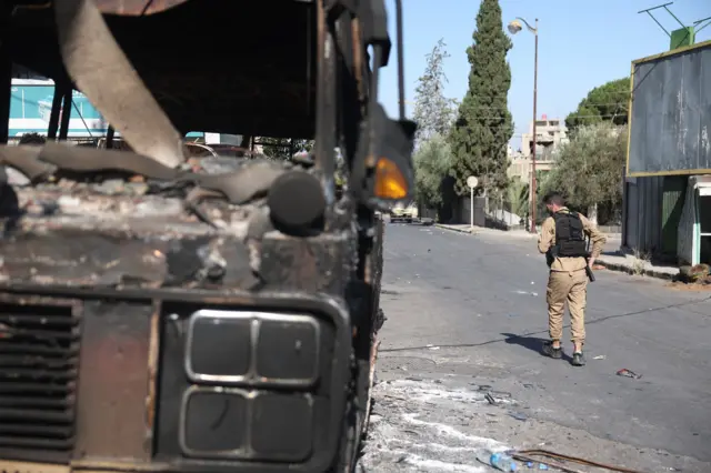 نشرت دمشق قواتها في محافظة السويداء ذات الأغلبية الدرزية، بعد اشتباكات بين مقاتلين دروز وقبائل بدوية أسفرت عن مقتل العشرات