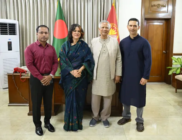 প্রধান উপদেষ্টা অধ্যাপক মুহাম্মদ ইউনূসের সঙ্গে দেখা করেছেন বাংলাদেশের প্রথম প্রধানমন্ত্রী তাজউদ্দীন আহমেদের দুই সন্তান