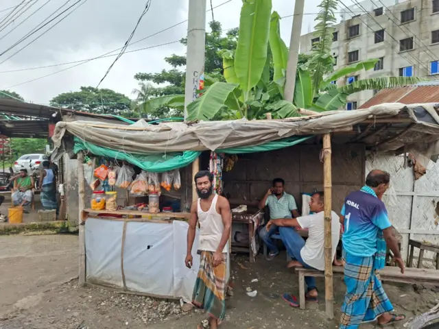 কিছু চায়ের দোকান খুললেও মানুষ আসছে কম