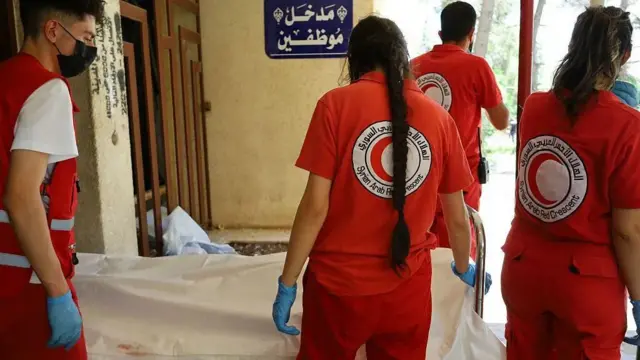 Mamia ya miili iliyopatikana kwenye nyumba na mitaa katika jiji la Suweida ililetwa katika hospitali ya eneo hilo siku ya Alhamisi