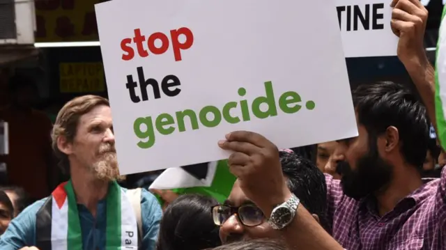 दिल्ली के नेहरू प्लेस में फ़लस्तीन के समर्थन में प्रदर्शन