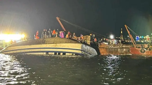 Ihe mberede ahụ mere na Ha Long Bay, ebe njem nlegharịanya na-ewu ewu n’ugwu Vietnam