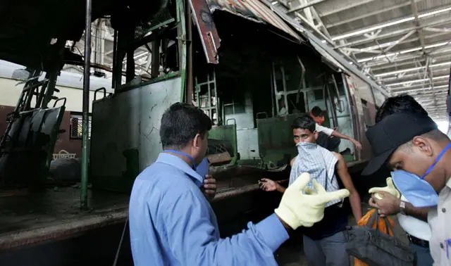 11 جولائی 2006 کو ممبئی کی لوکل ٹرینوں 11 منٹ کے وقفے سے سات دھماکے ہوئے تھے