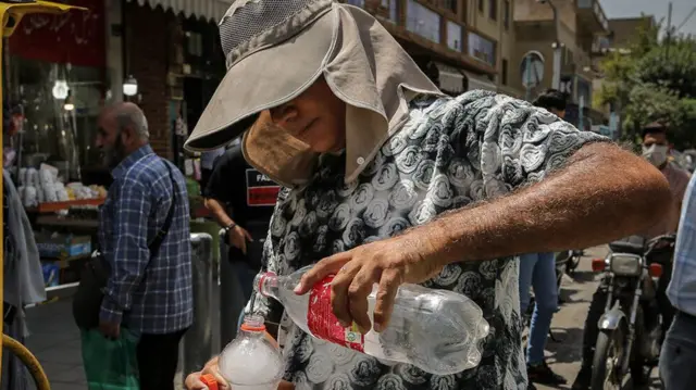 یک شهروند در گرمای شدید