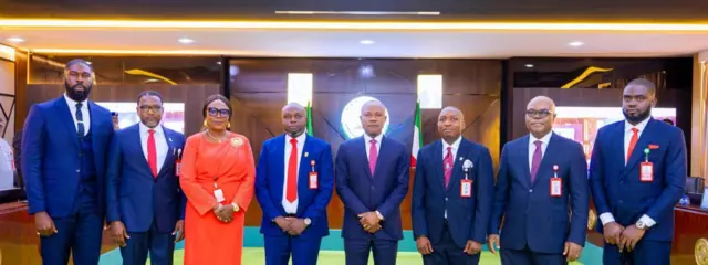 Gọvanọ Peter Mbah na ndị o nyere ọkwa ọhụrụ