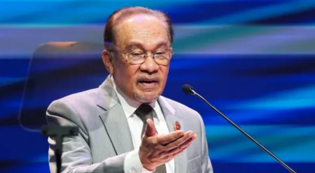 Praịm mịnịsta mba Malaysia bụ Anwar Ibrahim