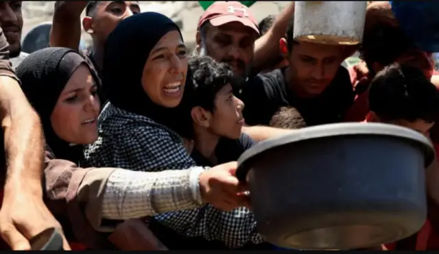 Ndị mmadụ nọ na Gaza na-azọ inwete ihe enyemaka