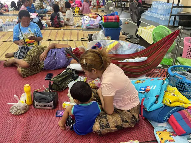 ဆူရင်ခရိုင်က စစ်ရှောင်စခန်း