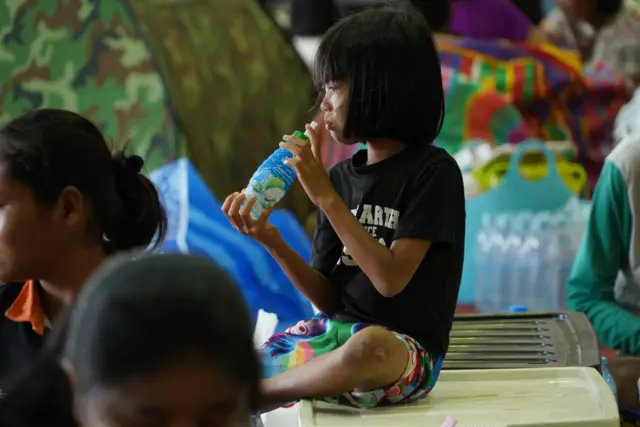 Người dân chạy nạn