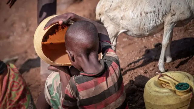 Zaftare kuɗaɗen agaji da ƙasashen duniya ke bayarwa na barazanar ta'azzara matsalar yunwa a yankuna daban-daban na duniya