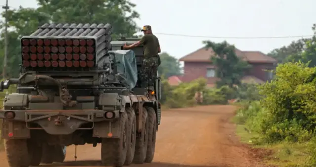 Ndiagha Kambodịa na-akụkụ okeala na-ese okwu n'etiti ha na Taịland