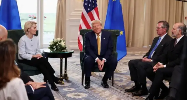 Donald Trump na Ursula von der Leyen.