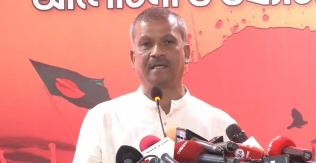 আইন উপদেষ্টা আসিফ নজরুল