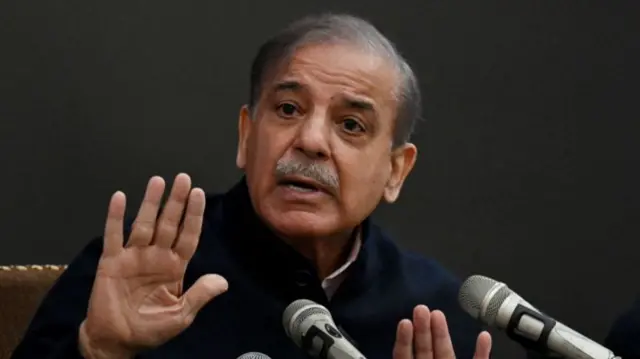 पाकिस्तान के पीएम शहबाज़ शरीफ़