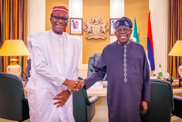 Hon Abdulmumini Jibrin Kofa tare da Tinubu na gaisawa a ofishin shugaban ƙasa