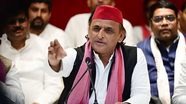 अखिलेश यादव