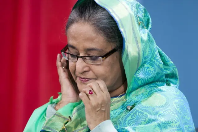 সাবেক প্রধানমন্ত্রী শেখ হাসিনাসহ তিন জনের বিরুদ্ধে মানবতাবিরোধী অপরাধের অভিযোগ গঠনের শুনানি শেষ হয়েছে।