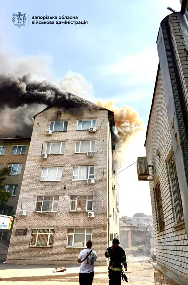 Власти опубликовали фото пожара в здании университета