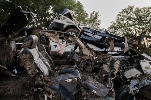 বন্যায় বিপর্যন্ত টেক্সাস