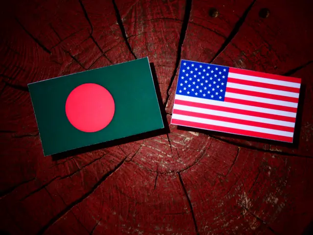 বাংলাদেশ ও যুক্তরাষ্ট্রের পতাকা