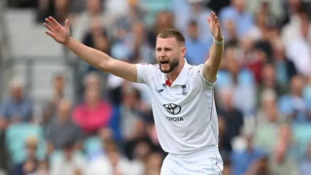 गेंदबाज गस एटकिंसन