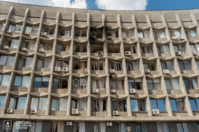 Фото последствий атаки дрона для здания администрации от 26 июля
