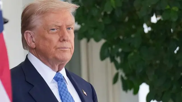 डोनाल्ड ट्रंप