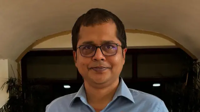 साकेत गोखले