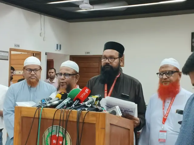 সিইসির সঙ্গে বৈঠক শেষে সাংবাদিকদের ব্রিফিং করেন ইসলামী আন্দোলনের প্রতিনিধি দল