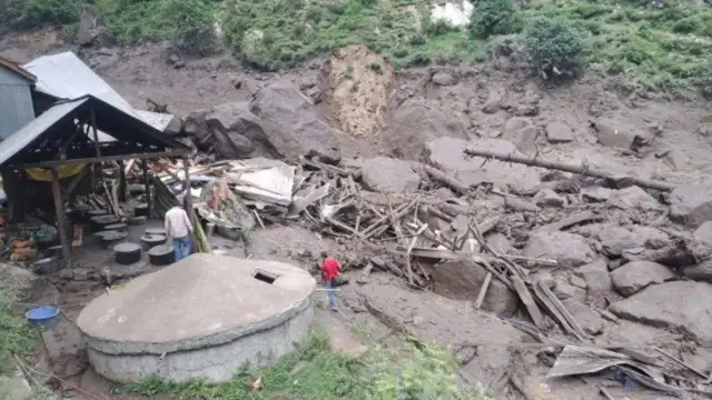 ख़ैबर पख़्तूनख़्वाह और पाकिस्तान प्रशासित कश्मीर में बादल फटा