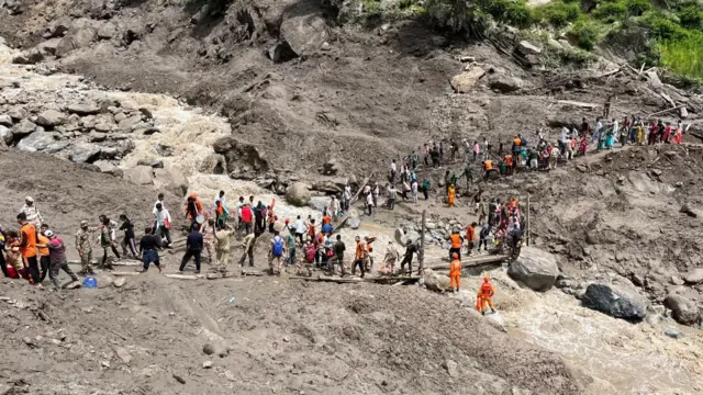 किश्तवाड़ में बादल फटने के बाद बचाव अभियान जारी